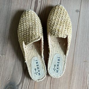 Manebi Raffia Net Slides
